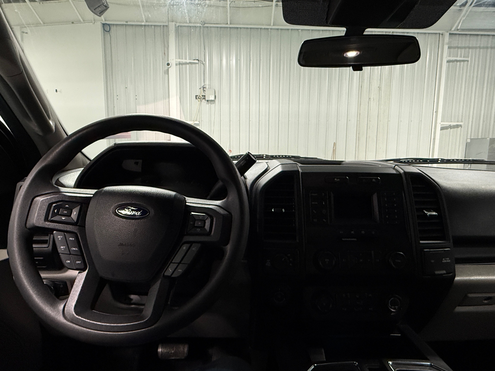 Thumbnail: 2019 Ford Econoline - 3