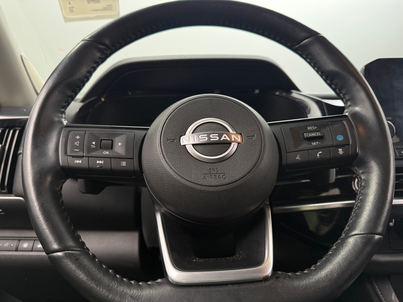 Thumbnail: 2023 Nissan Pathfinder - 4