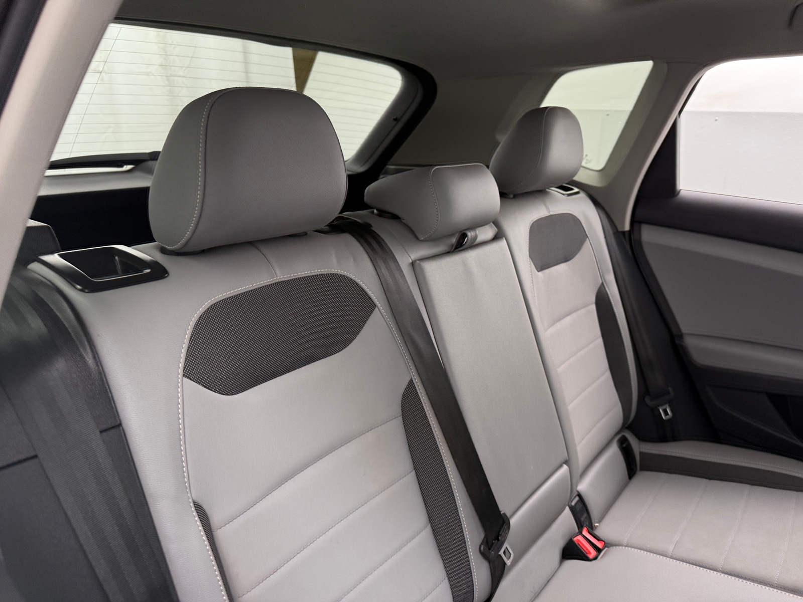 Thumbnail: 2022 Volkswagen Taos - 6