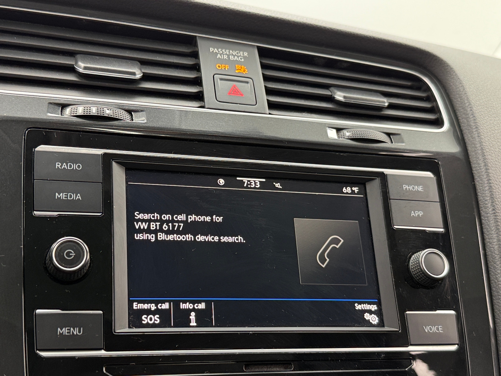 Thumbnail: 2020 Volkswagen Golf - 3