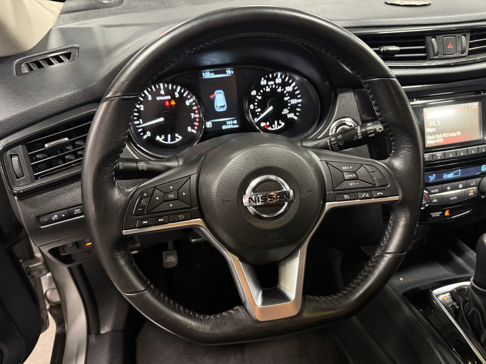 Thumbnail: 2017 Nissan Rogue - 5