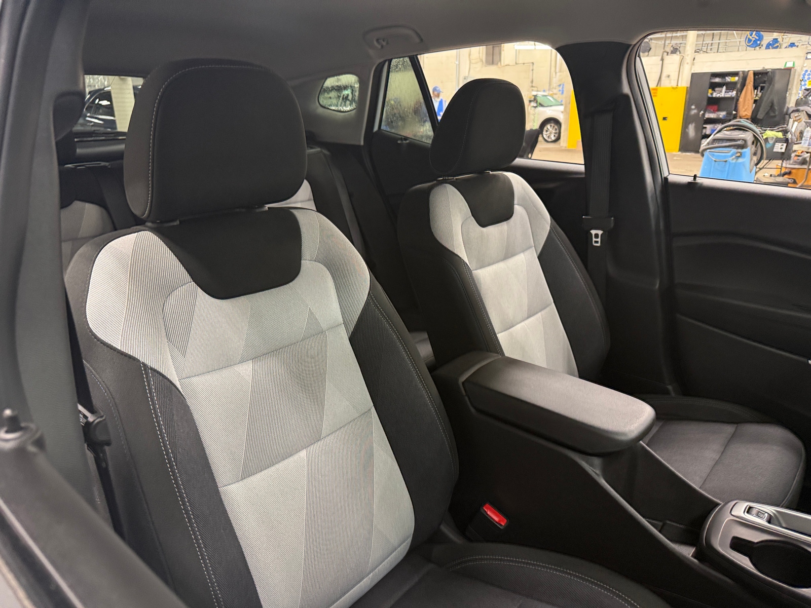 Thumbnail: 2025 Chevrolet Trax - 2