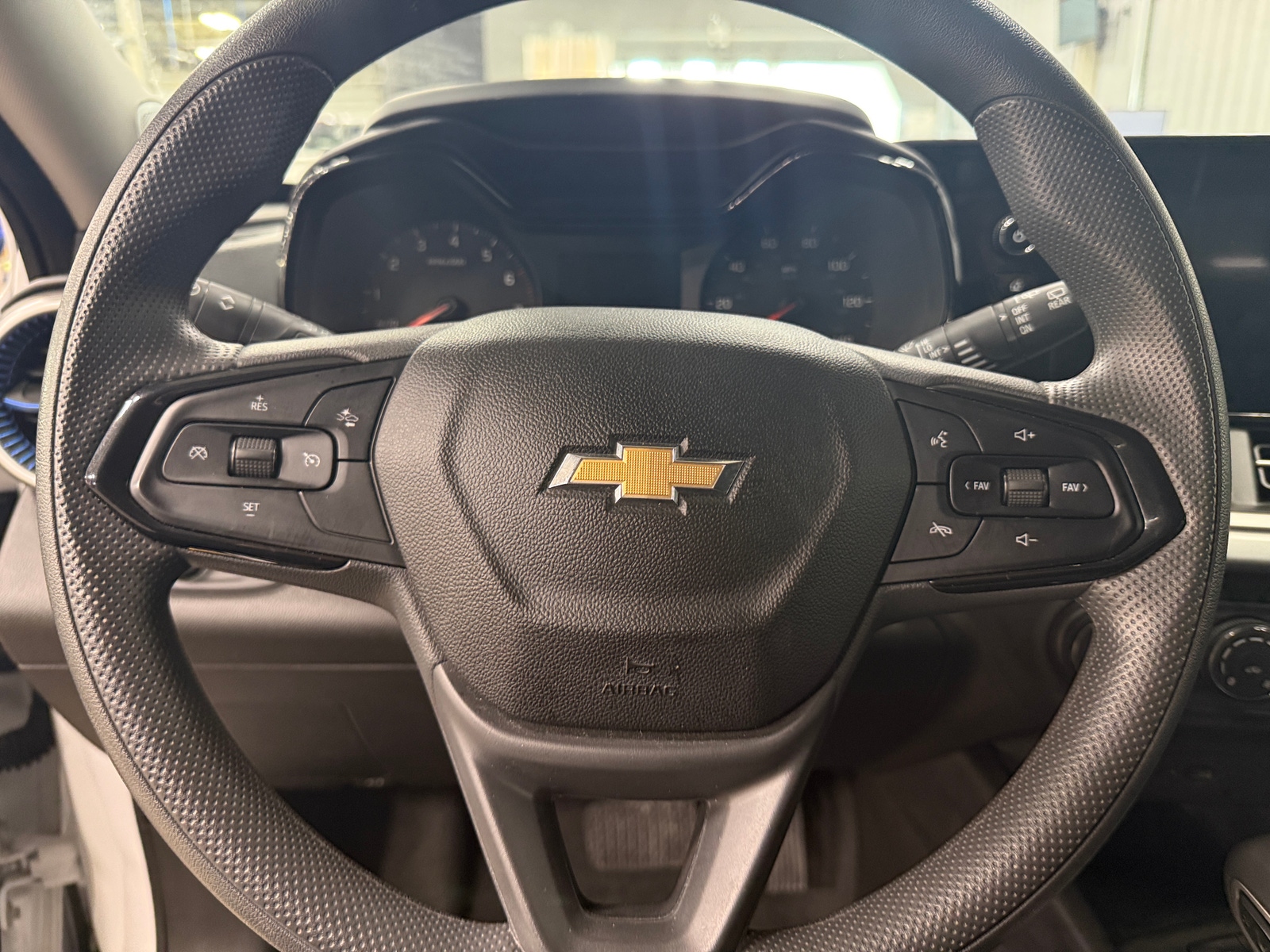 Thumbnail: 2025 Chevrolet Trax - 5