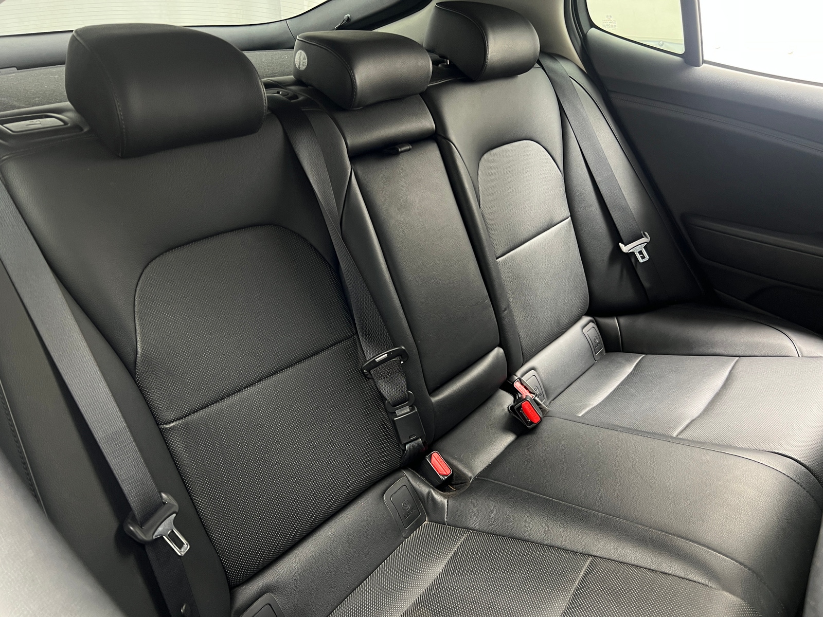 Thumbnail: 2018 Kia Stinger - 5