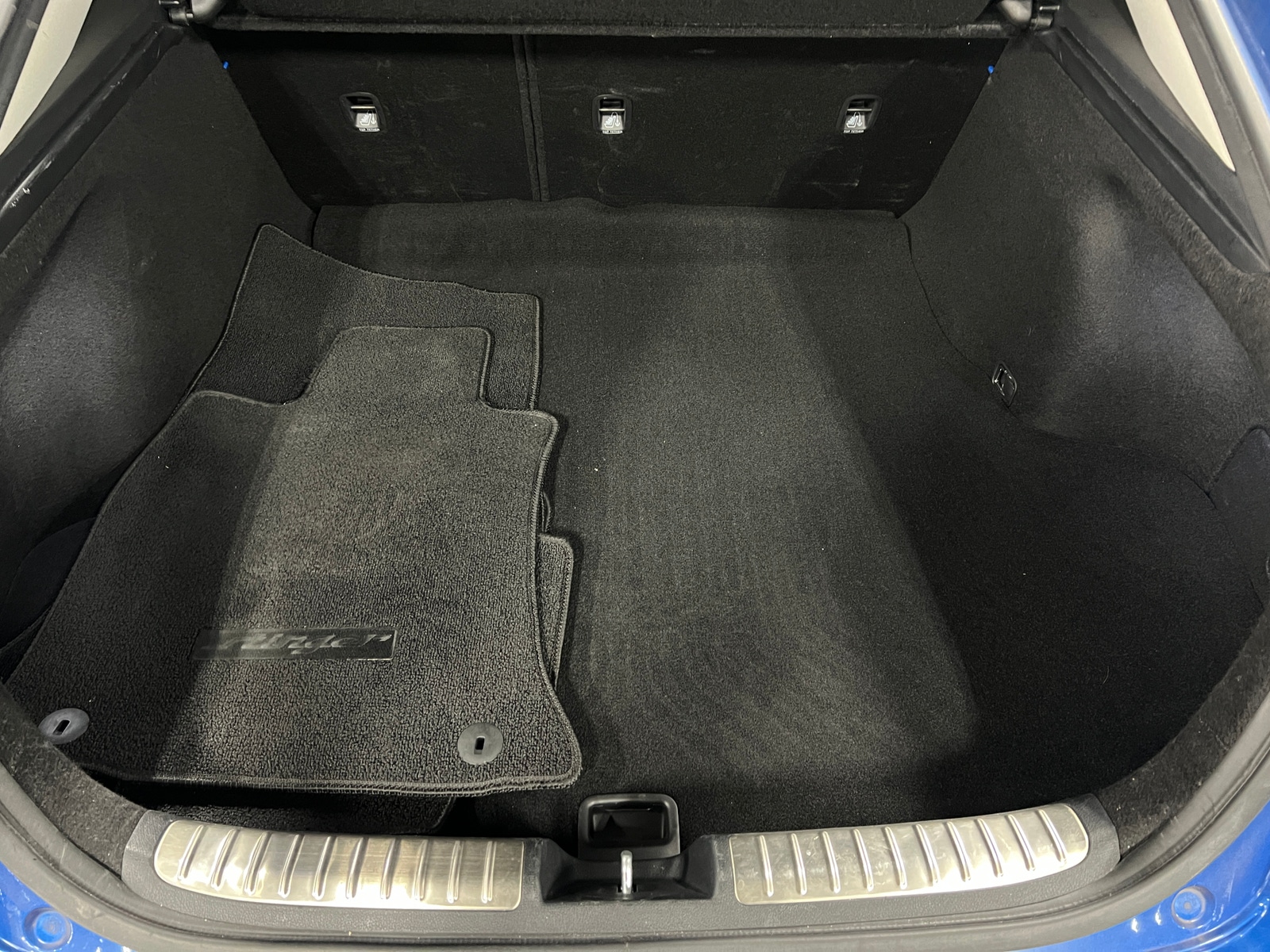 Thumbnail: 2018 Kia Stinger - 6