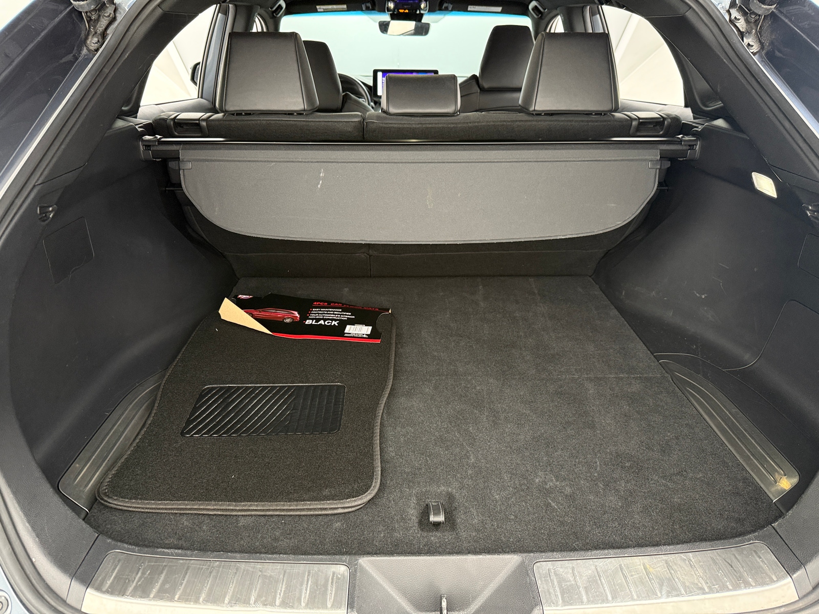 Thumbnail: 2023 Toyota Venza - 6