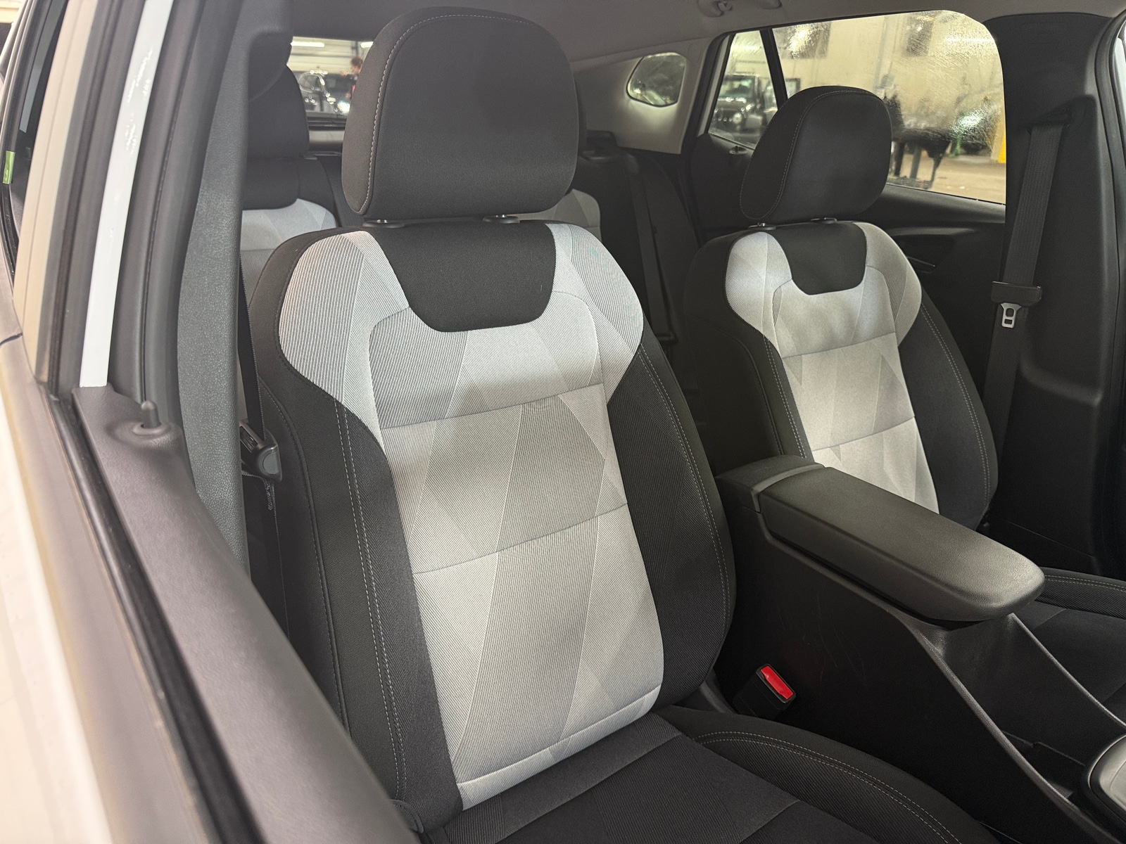 Thumbnail: 2025 Chevrolet Trax - 2