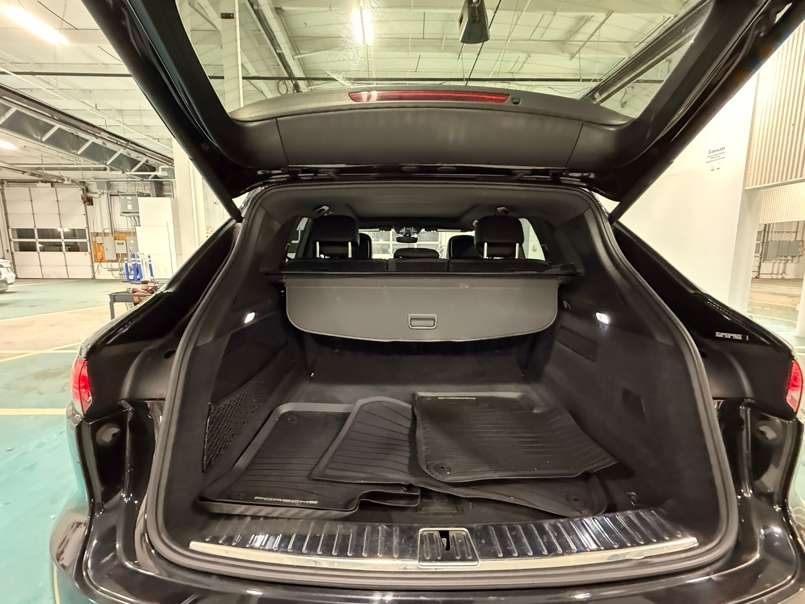 Thumbnail: 2020 Porsche Cayenne - 6