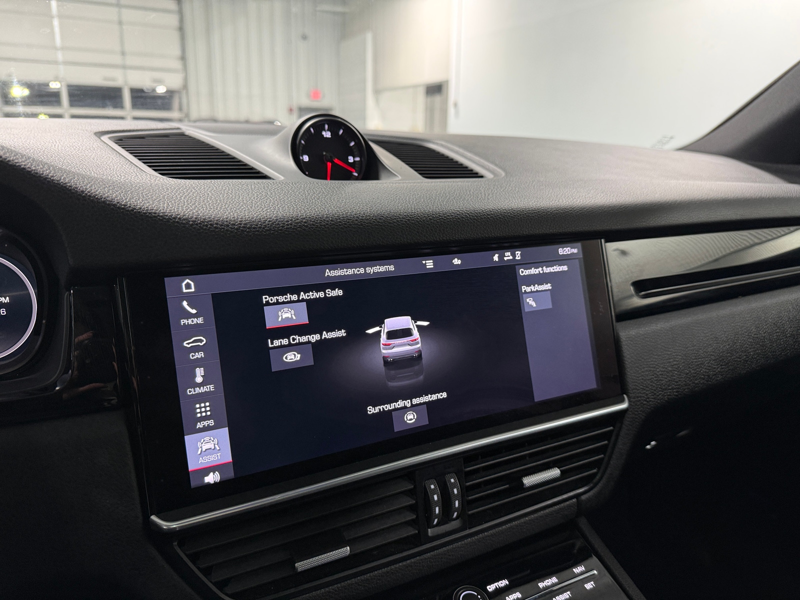 Thumbnail: 2020 Porsche Cayenne - 3