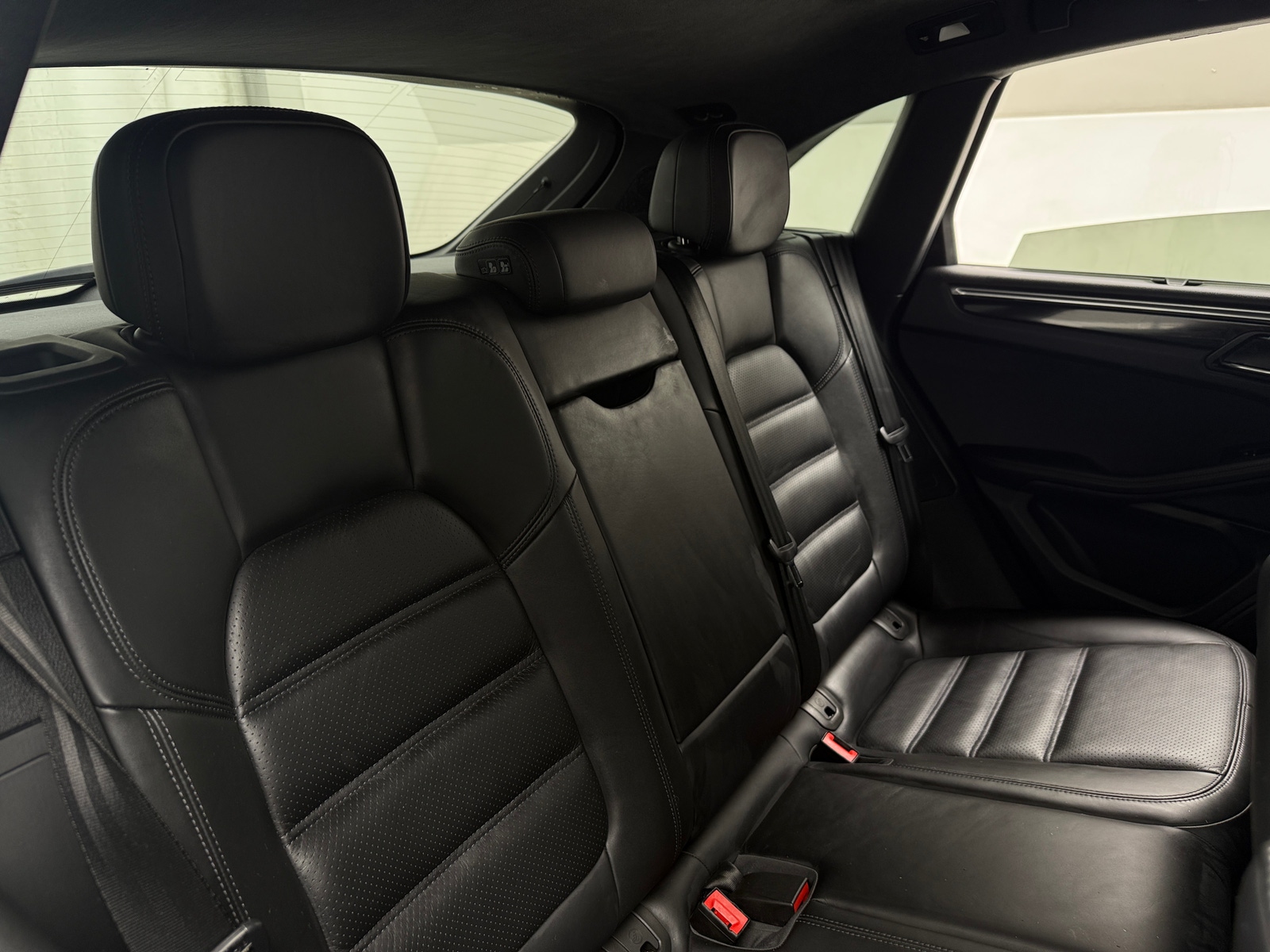 Thumbnail: 2016 Porsche Macan - 5