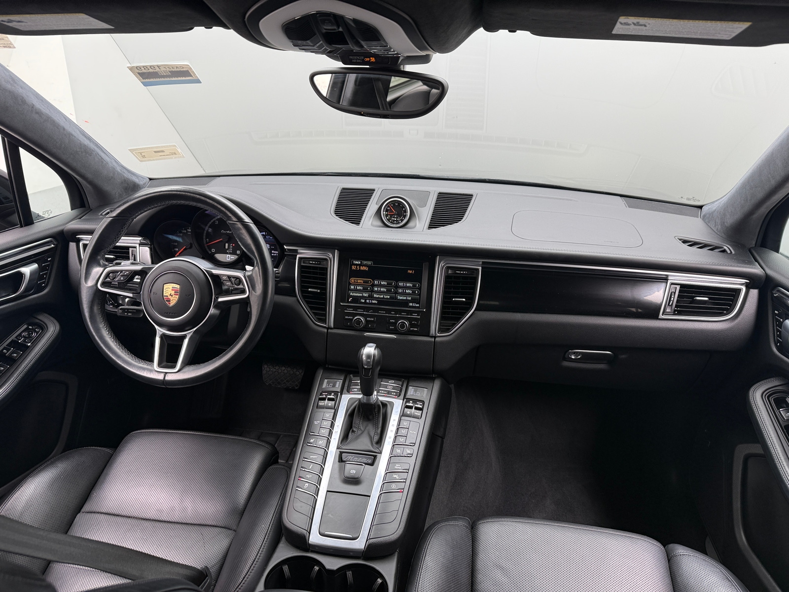 Thumbnail: 2016 Porsche Macan - 2