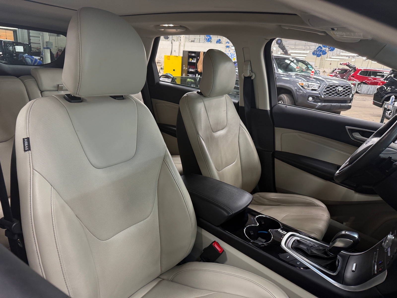 Thumbnail: 2018 Ford Edge - 2