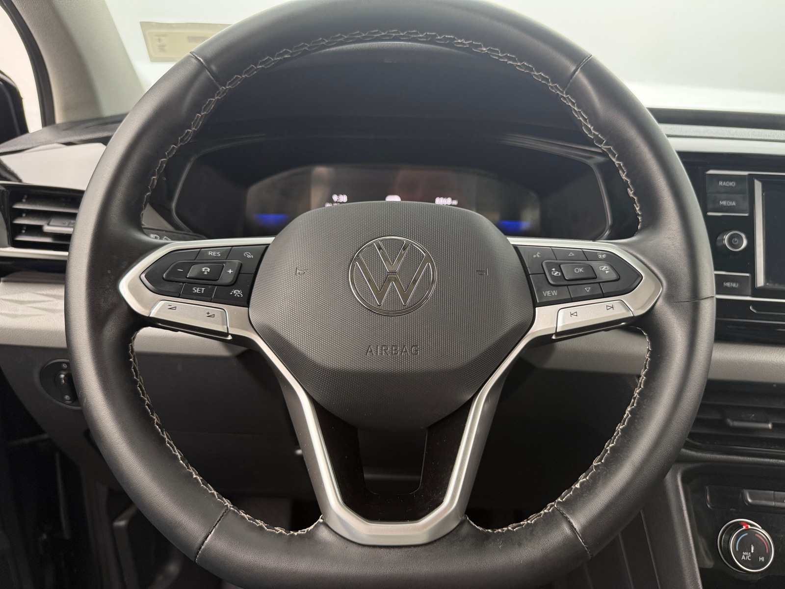 Thumbnail: 2024 Volkswagen Taos - 4