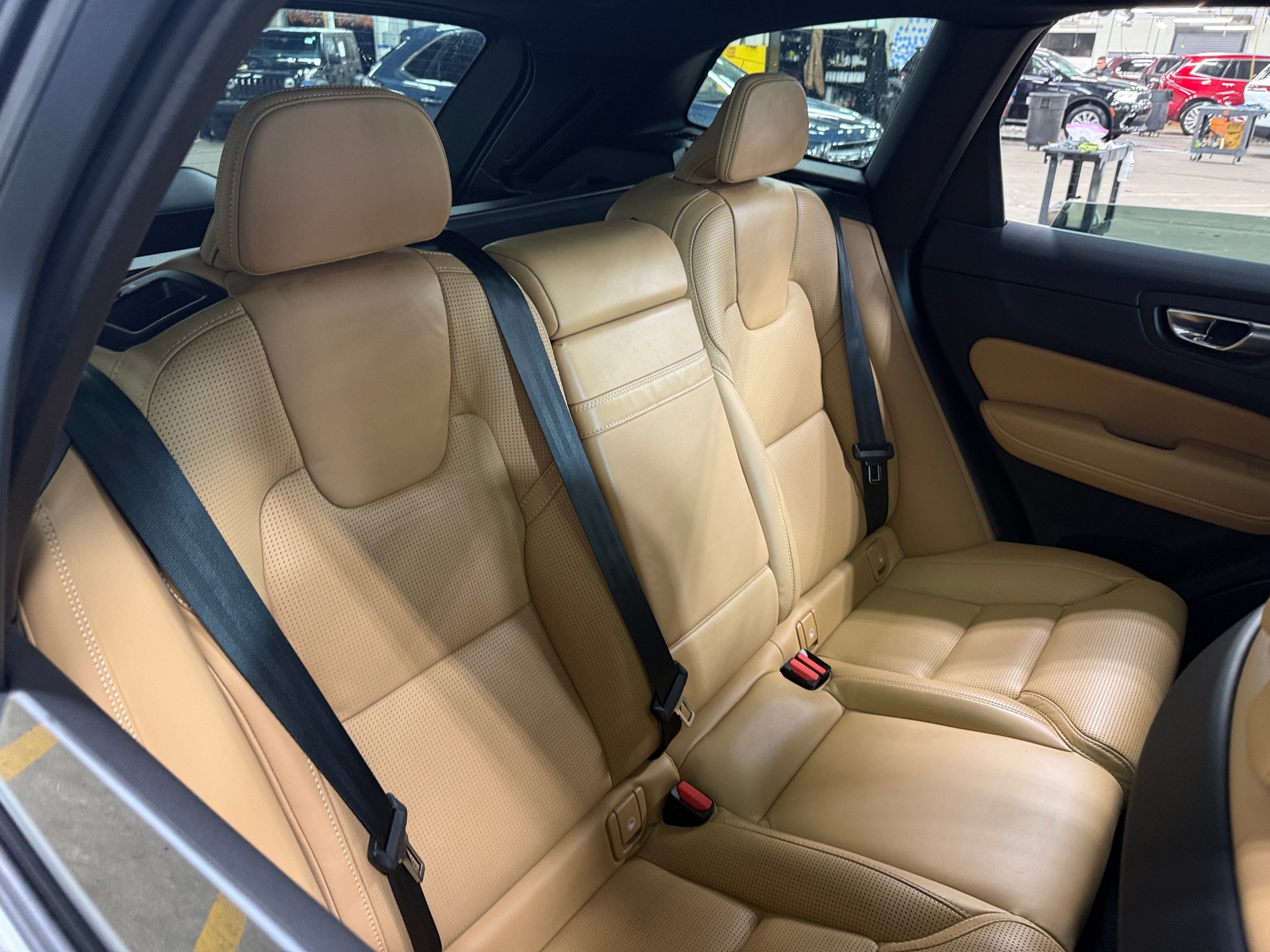 Thumbnail: 2021 Volvo XC60 - 5