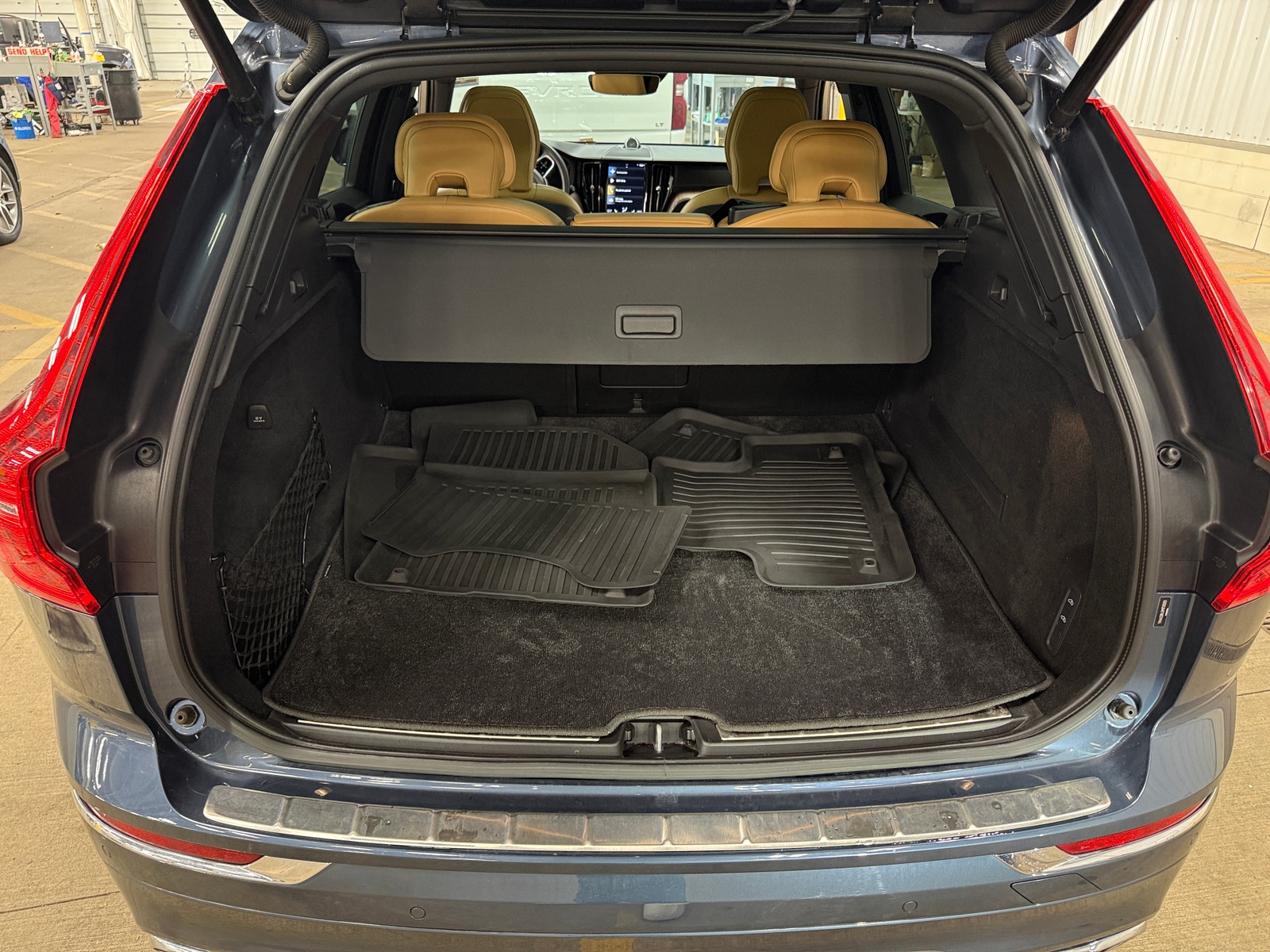 Thumbnail: 2021 Volvo XC60 - 6