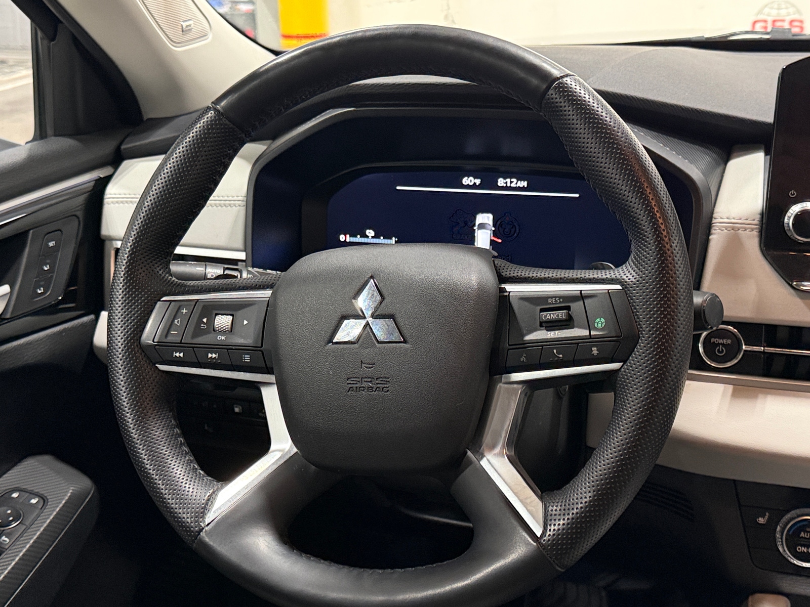 Thumbnail: 2024 Mitsubishi Outlander - 4