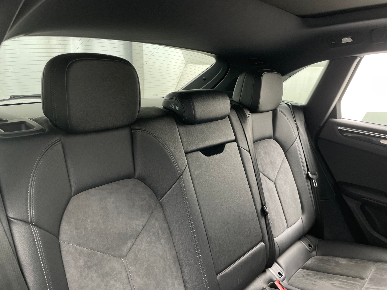 Thumbnail: 2021 Porsche Macan - 5