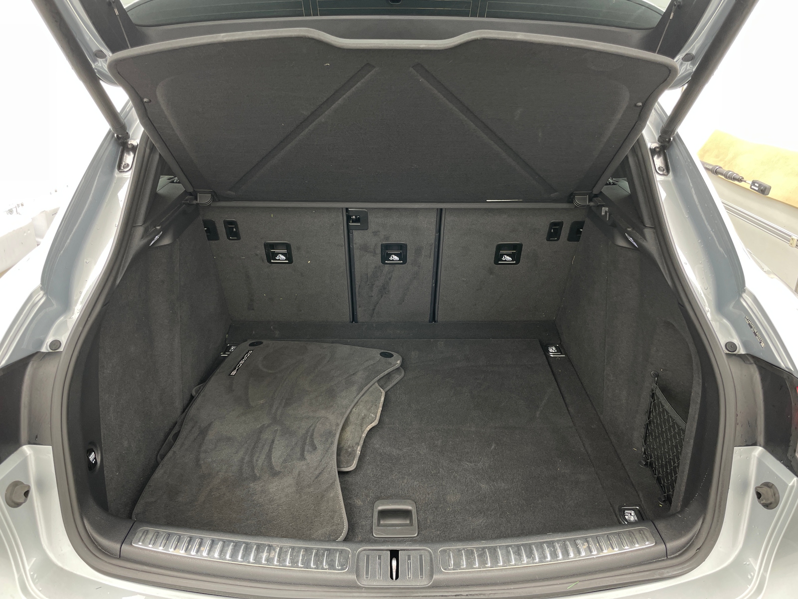 Thumbnail: 2021 Porsche Macan - 6