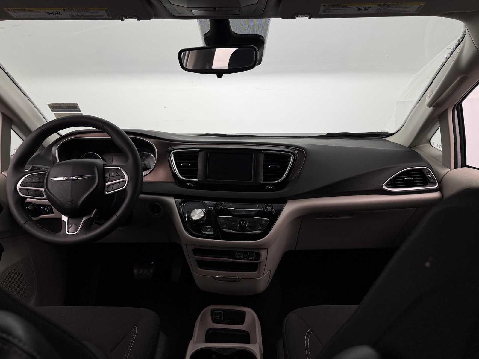 Thumbnail: 2024 Chrysler Voyager - 3