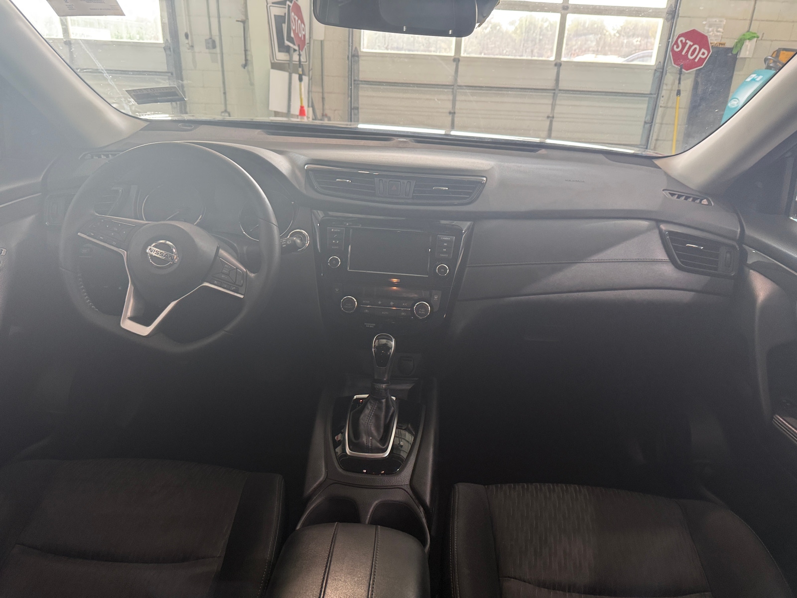 Thumbnail: 2020 Nissan Rogue - 3