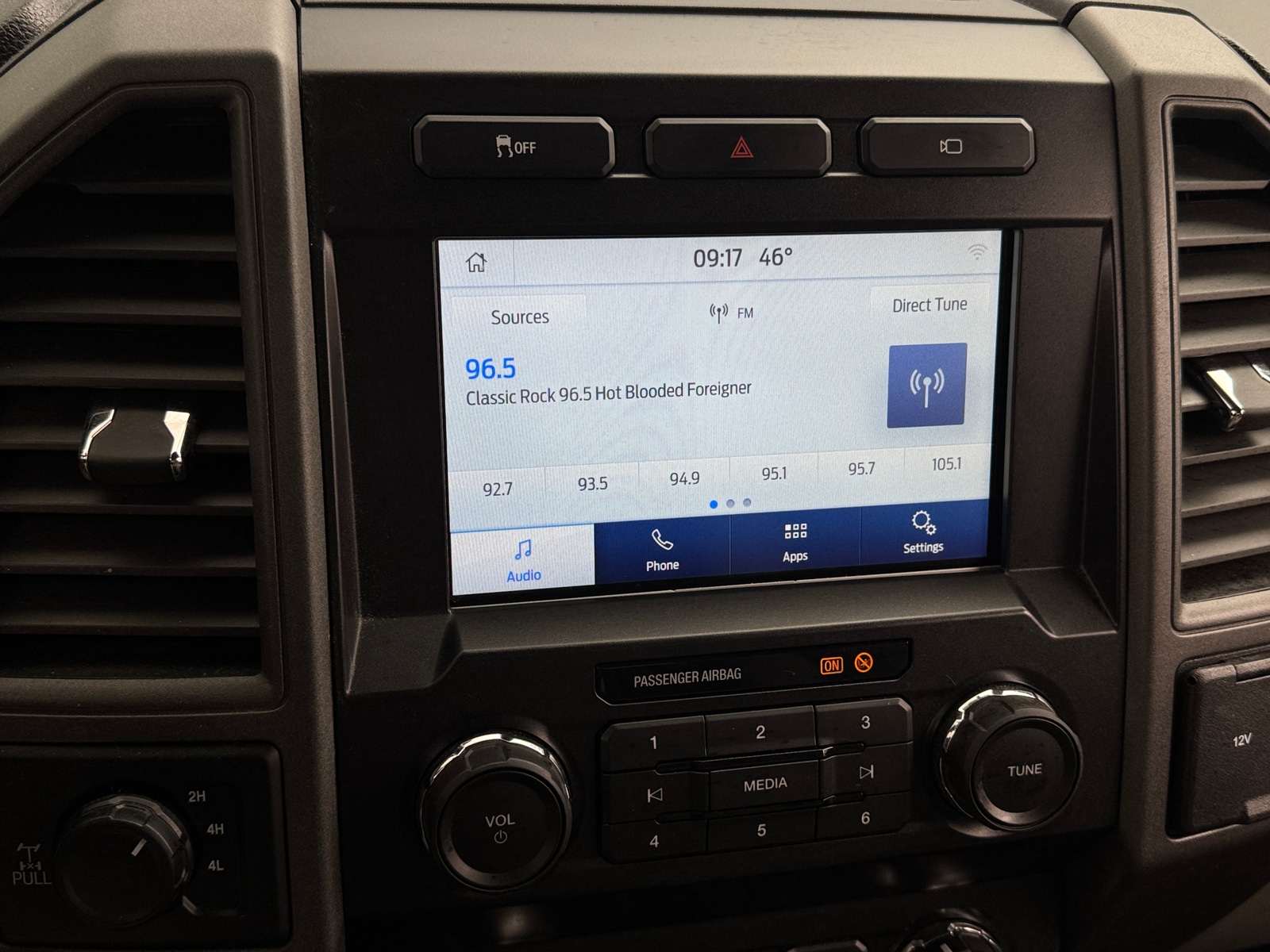 Thumbnail: 2019 Ford Econoline - 4