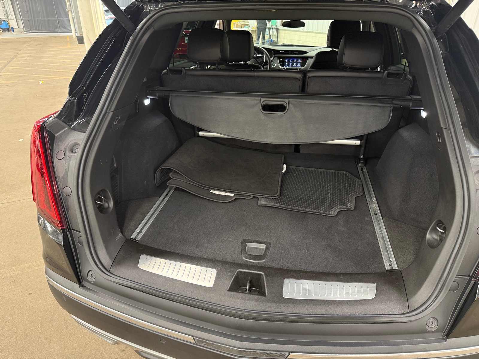 Thumbnail: 2025 Cadillac XT5 - 6