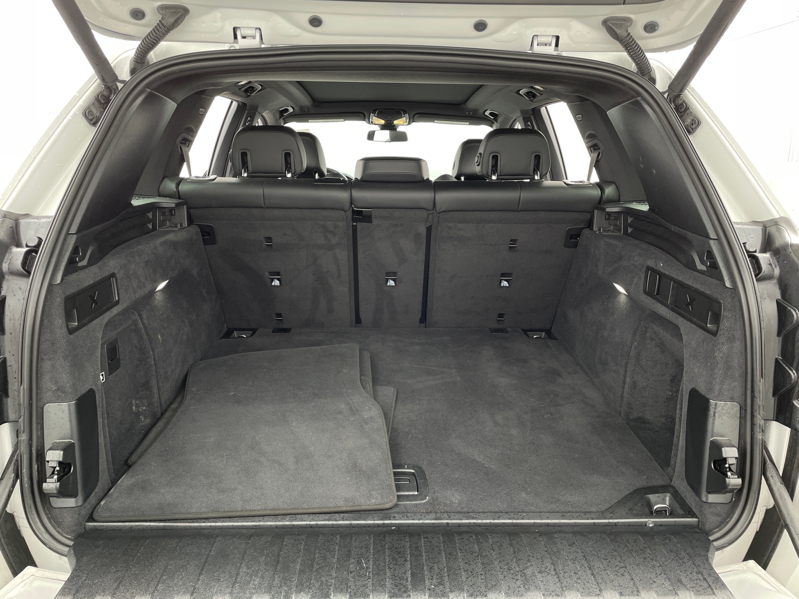 Thumbnail: 2023 BMW X5 - 6