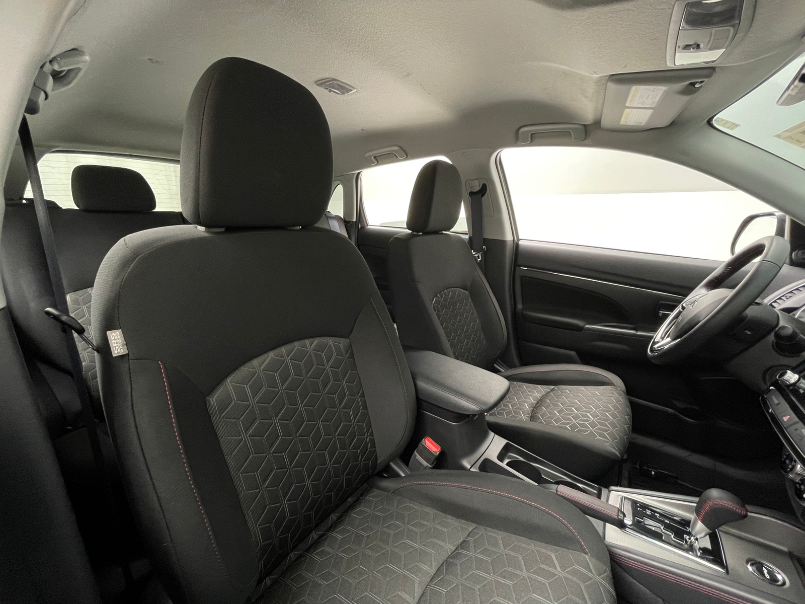 Thumbnail: 2025 Mitsubishi Outlander Sport - 2