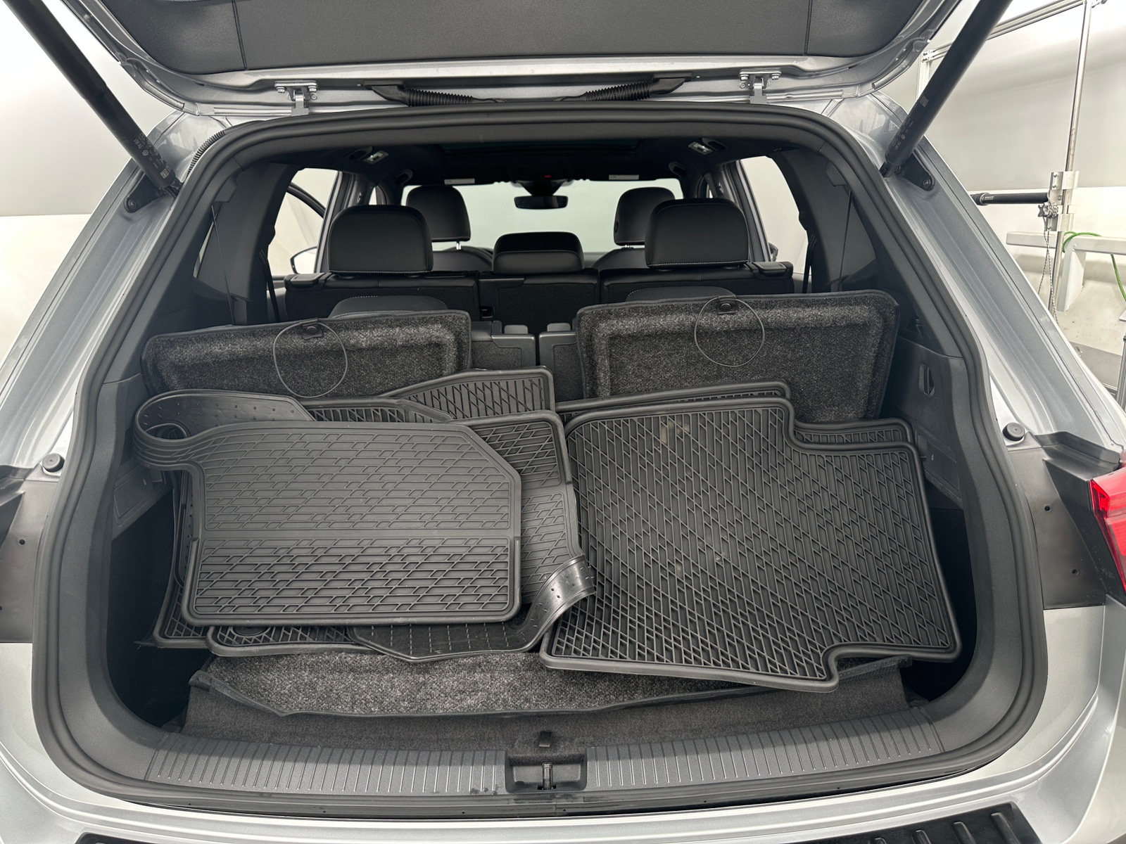 Thumbnail: 2024 Volkswagen Tiguan - 6