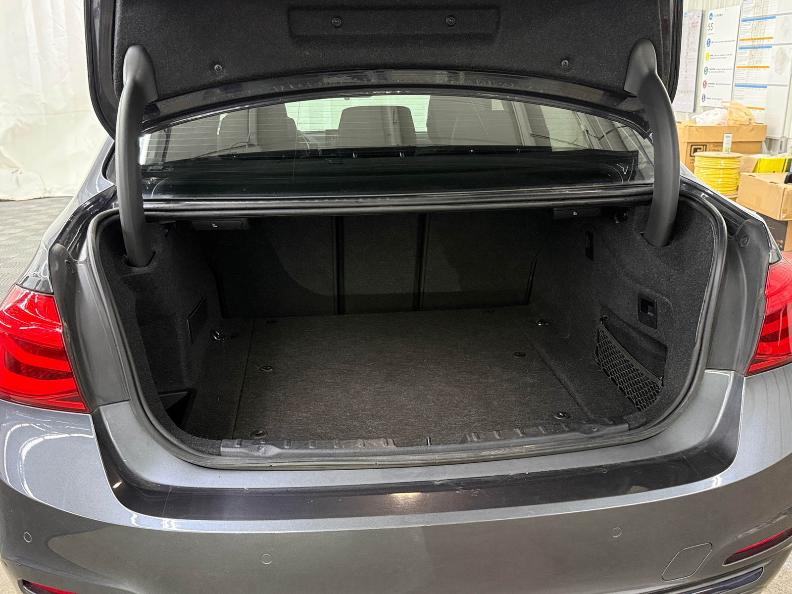 Thumbnail: 2017 BMW 3 Series - 6