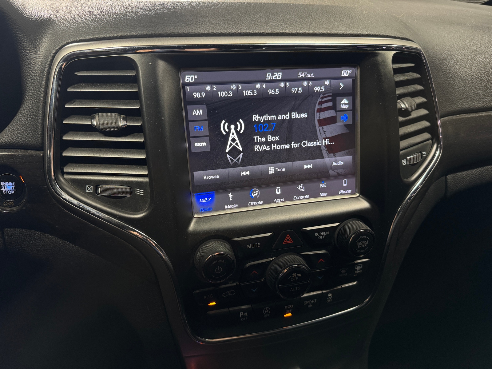 Thumbnail: 2018 Jeep Grand Cherokee - 3