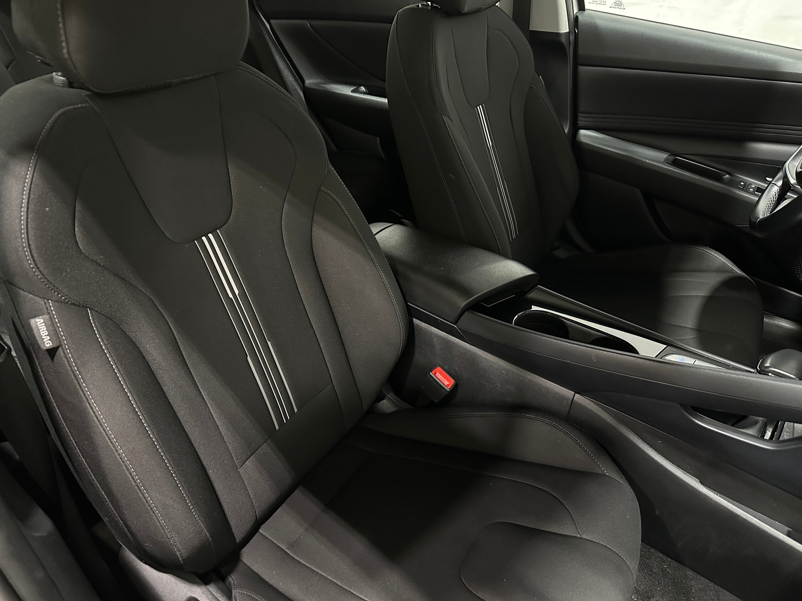 Thumbnail: 2022 Hyundai Elantra - 2