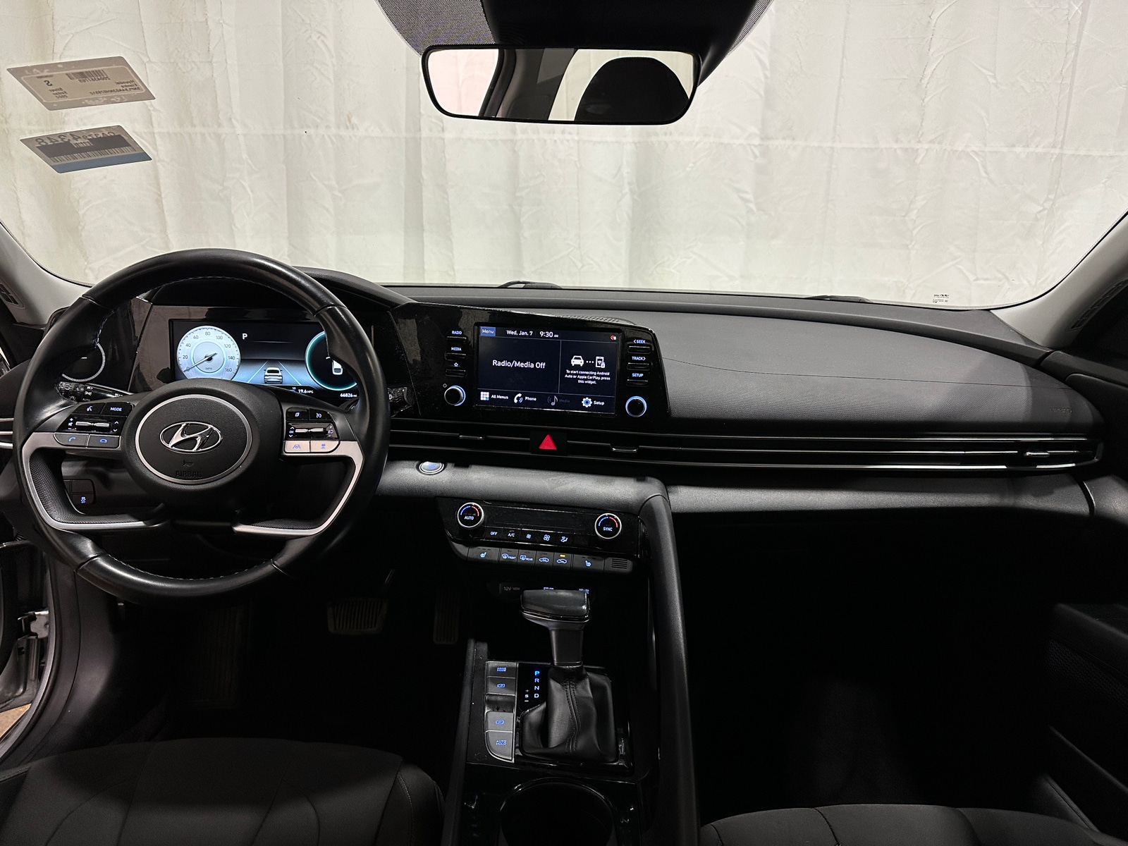 Thumbnail: 2022 Hyundai Elantra - 3