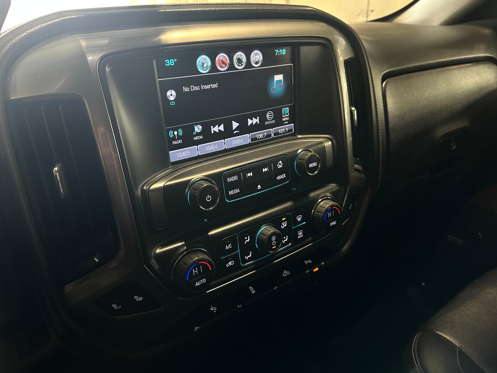 Thumbnail: 2018 Chevrolet Silverado 1500 - 3