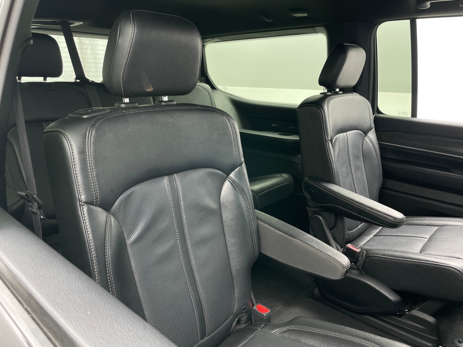 Thumbnail: 2024 Jeep Wagoneer - 5