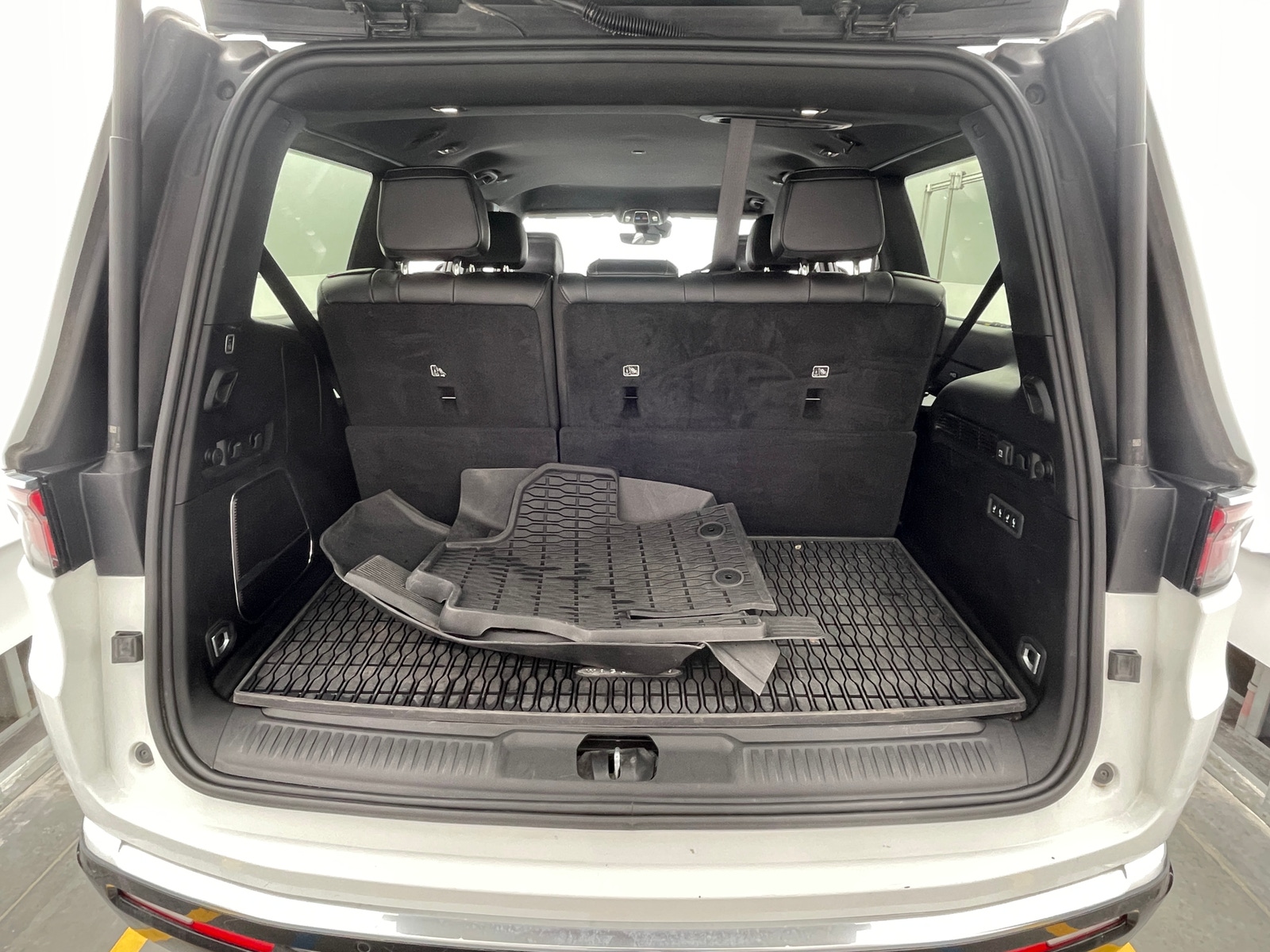 Thumbnail: 2024 Jeep Wagoneer - 6