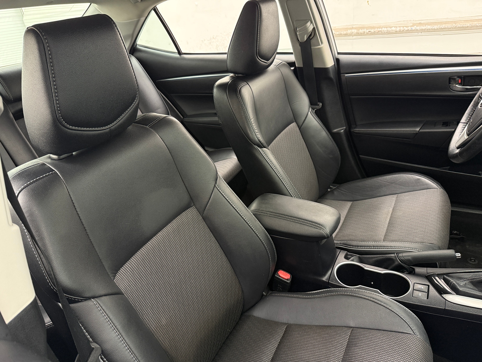 Thumbnail: 2016 Toyota Corolla - 2