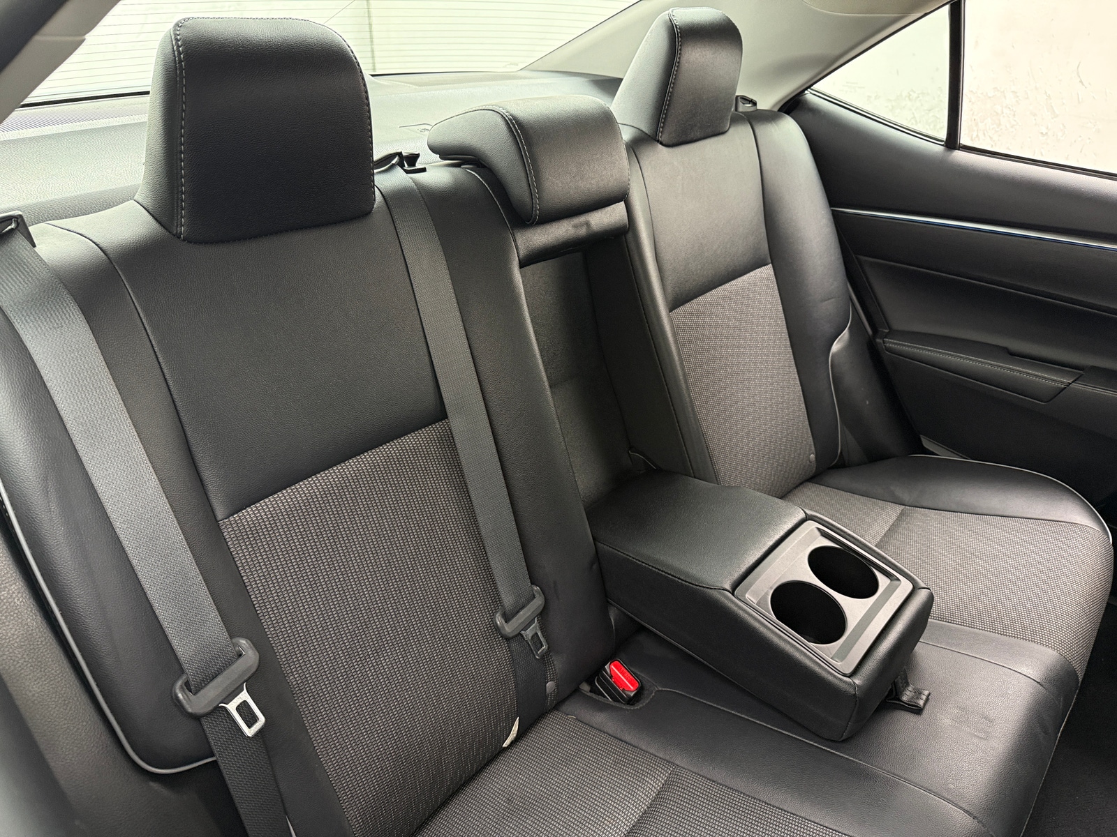 Thumbnail: 2016 Toyota Corolla - 6