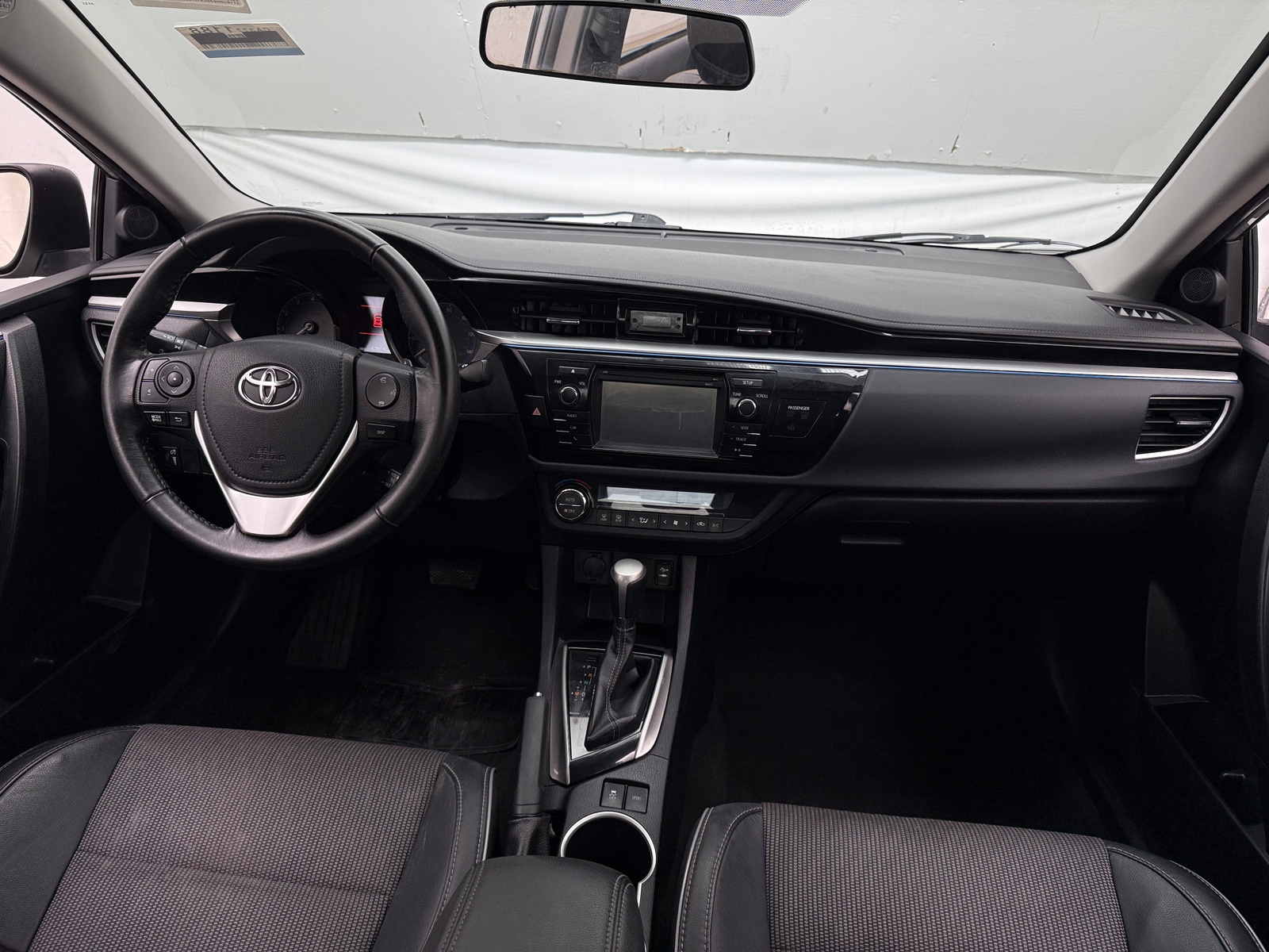 Thumbnail: 2016 Toyota Corolla - 3