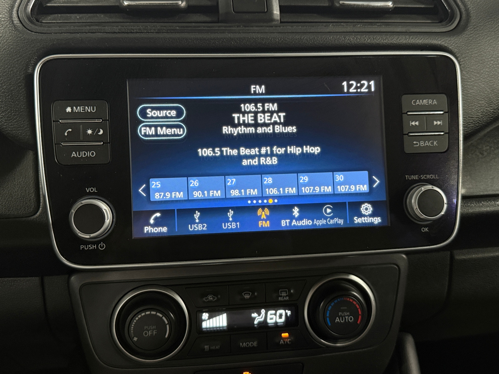 Thumbnail: 2022 Nissan Leaf - 4