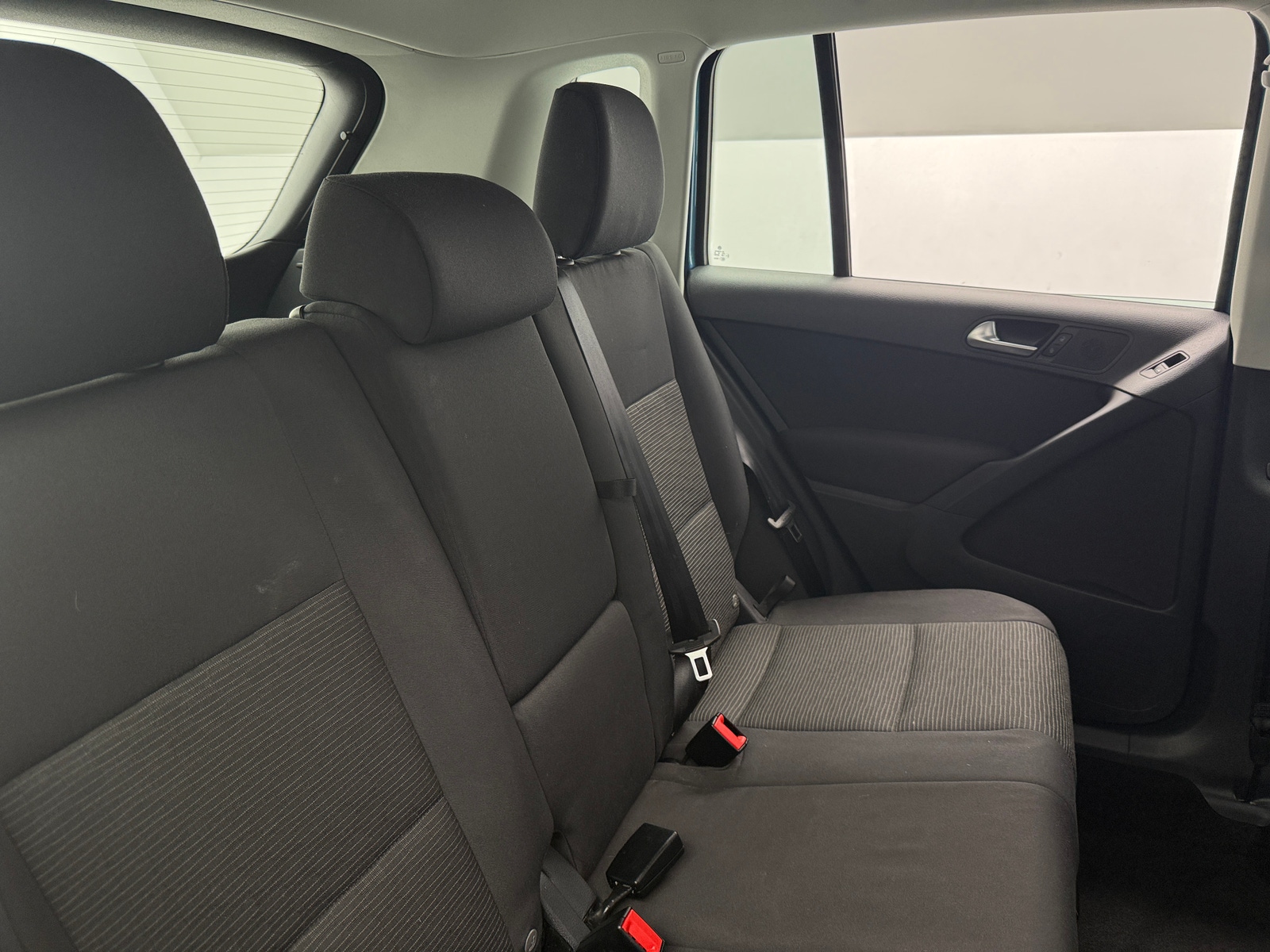 Thumbnail: 2017 Volkswagen Tiguan - 6