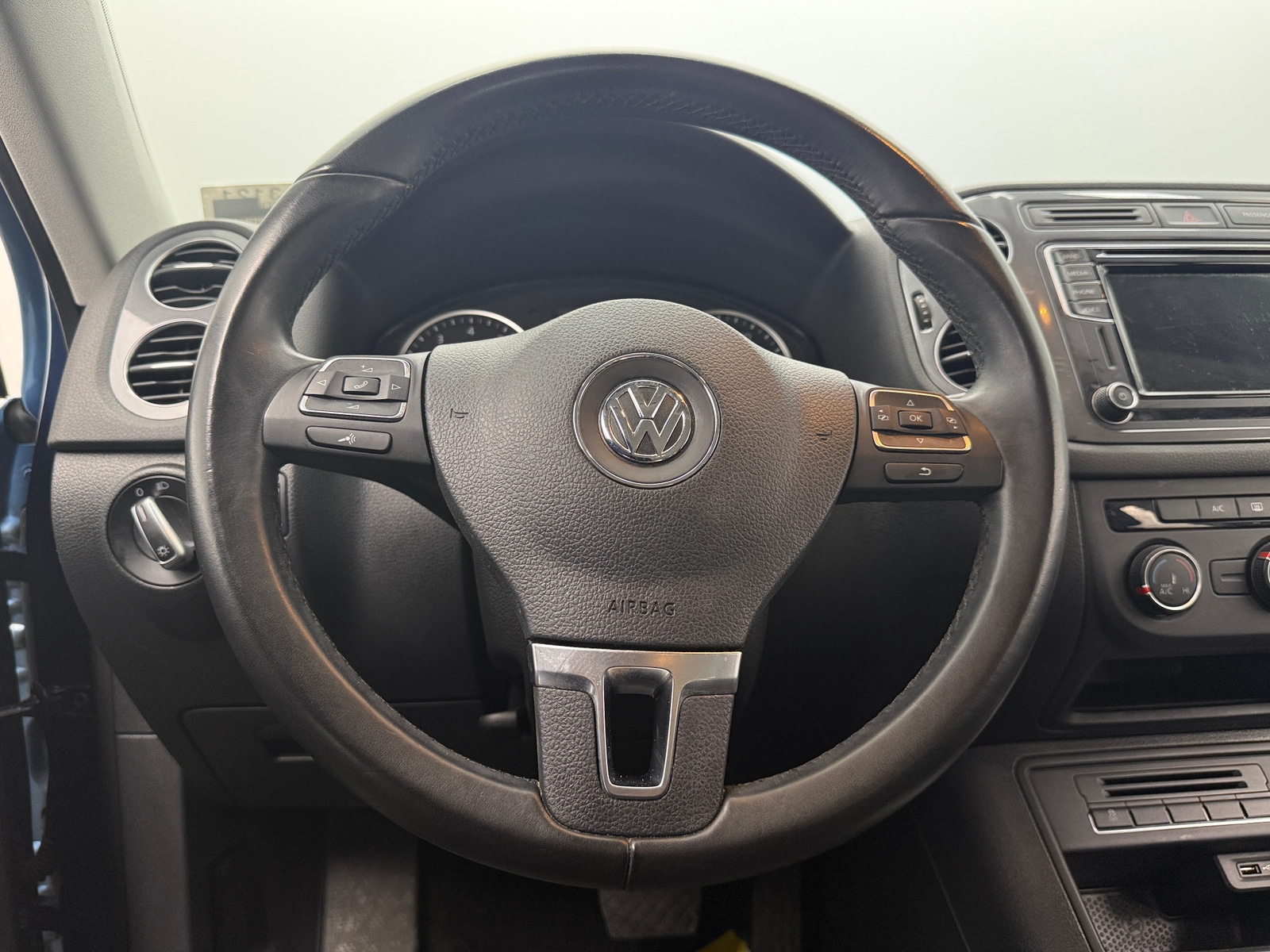 Thumbnail: 2017 Volkswagen Tiguan - 5