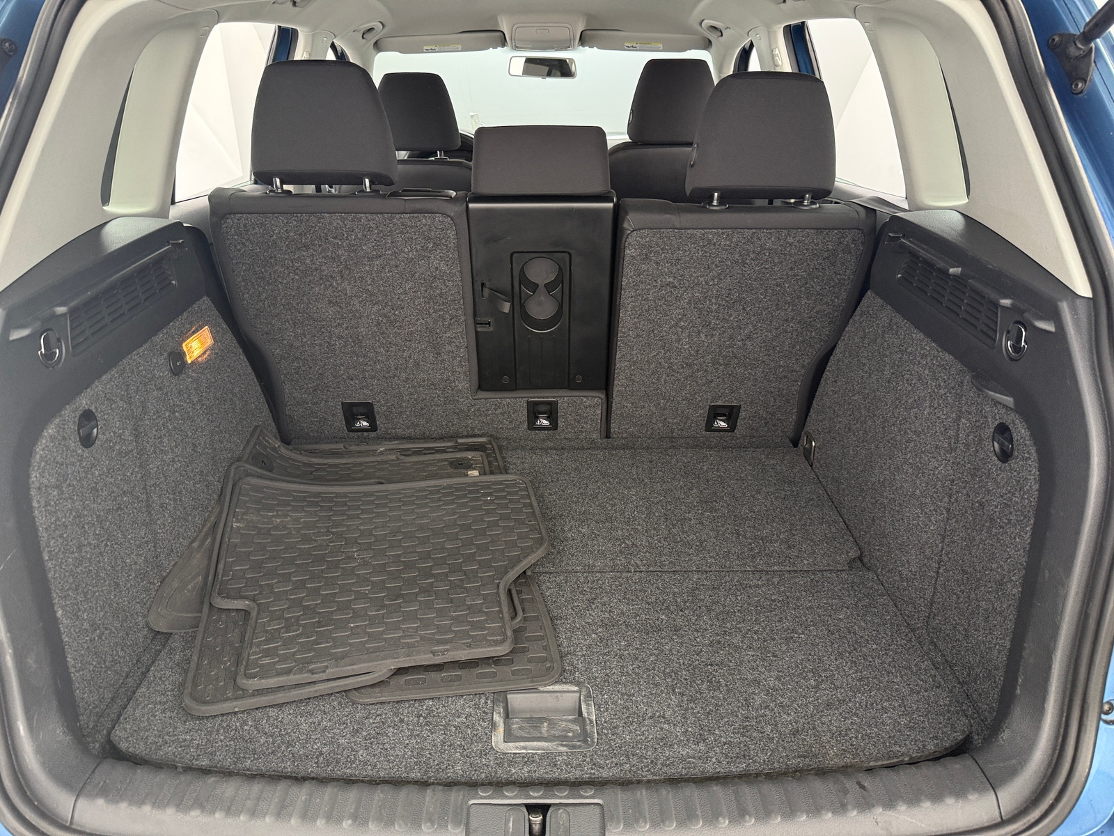 Thumbnail: 2017 Volkswagen Tiguan - 7