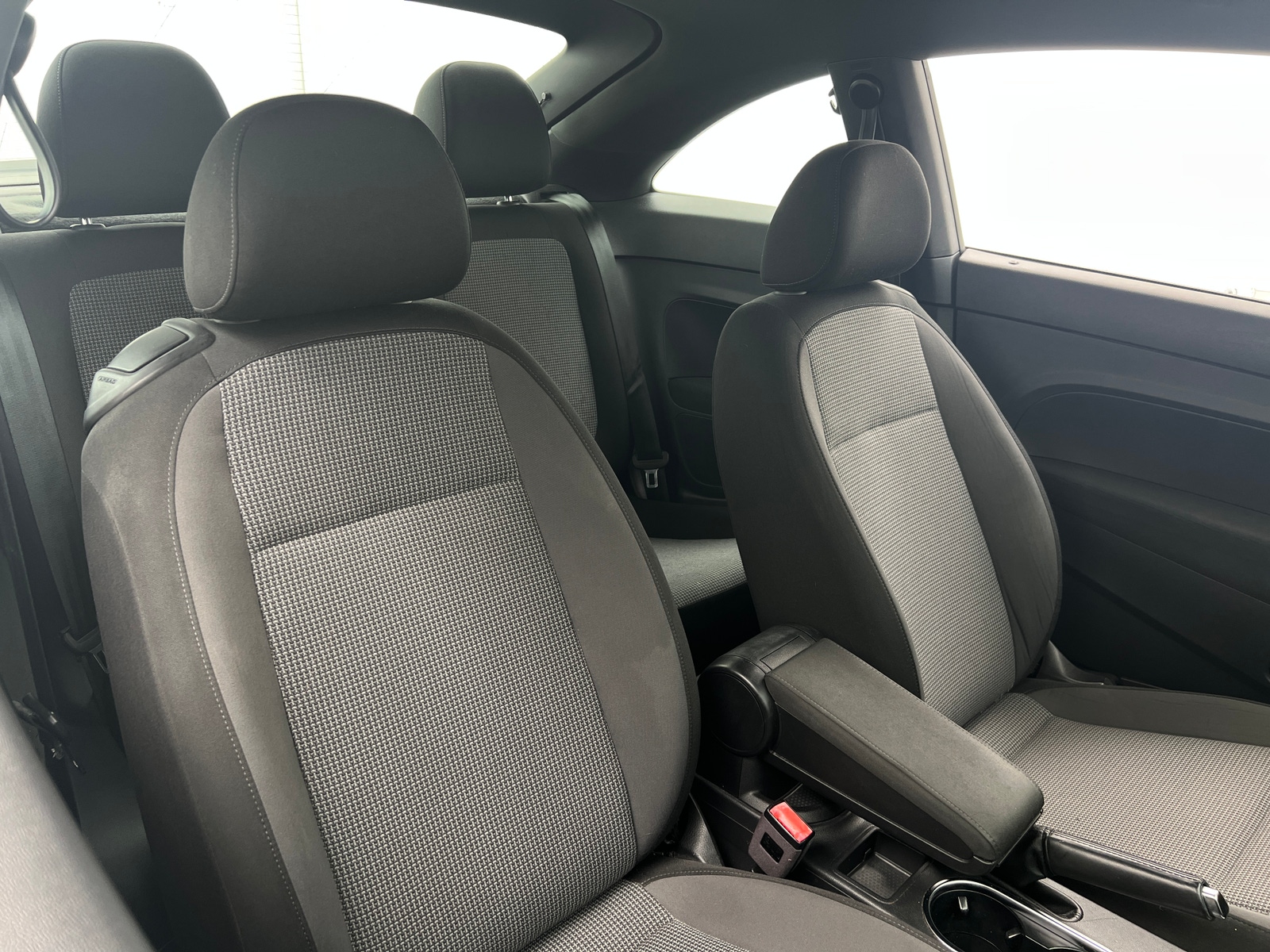 Thumbnail: 2018 Volkswagen Beetle - 2