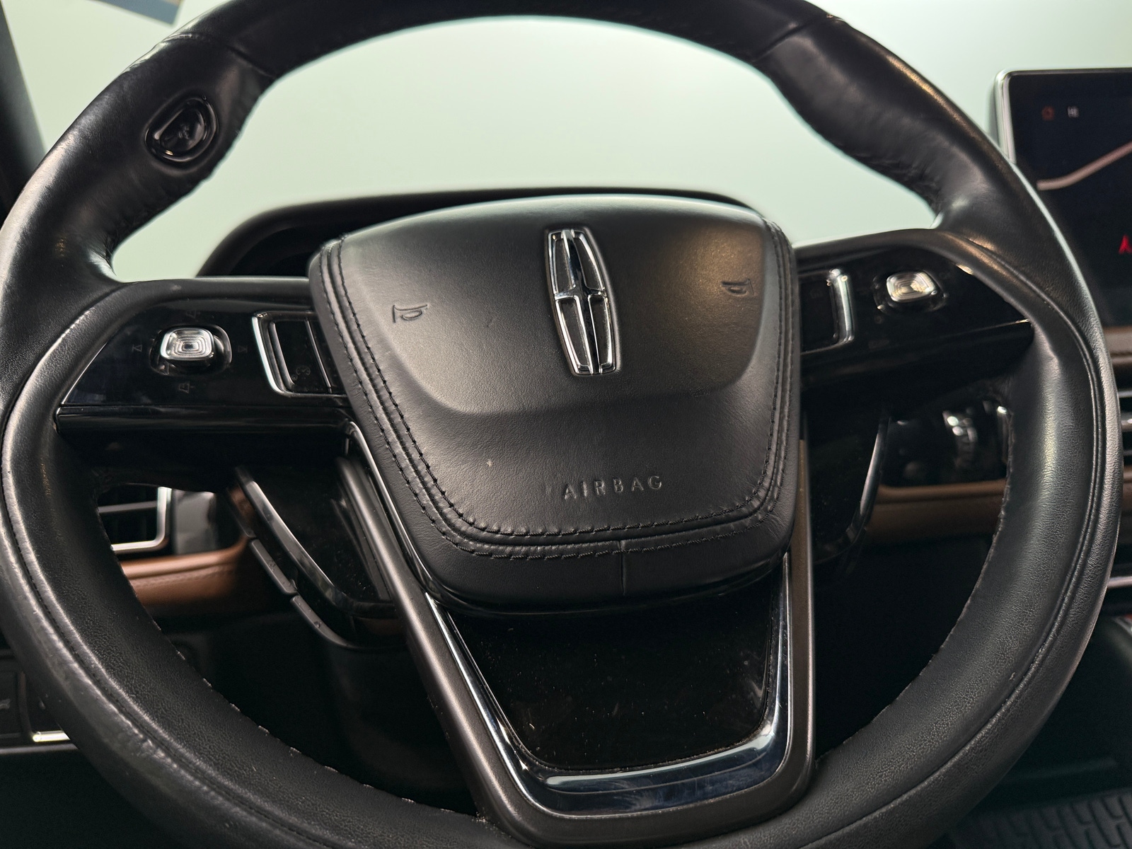 Thumbnail: 2022 Lincoln Aviator - 4