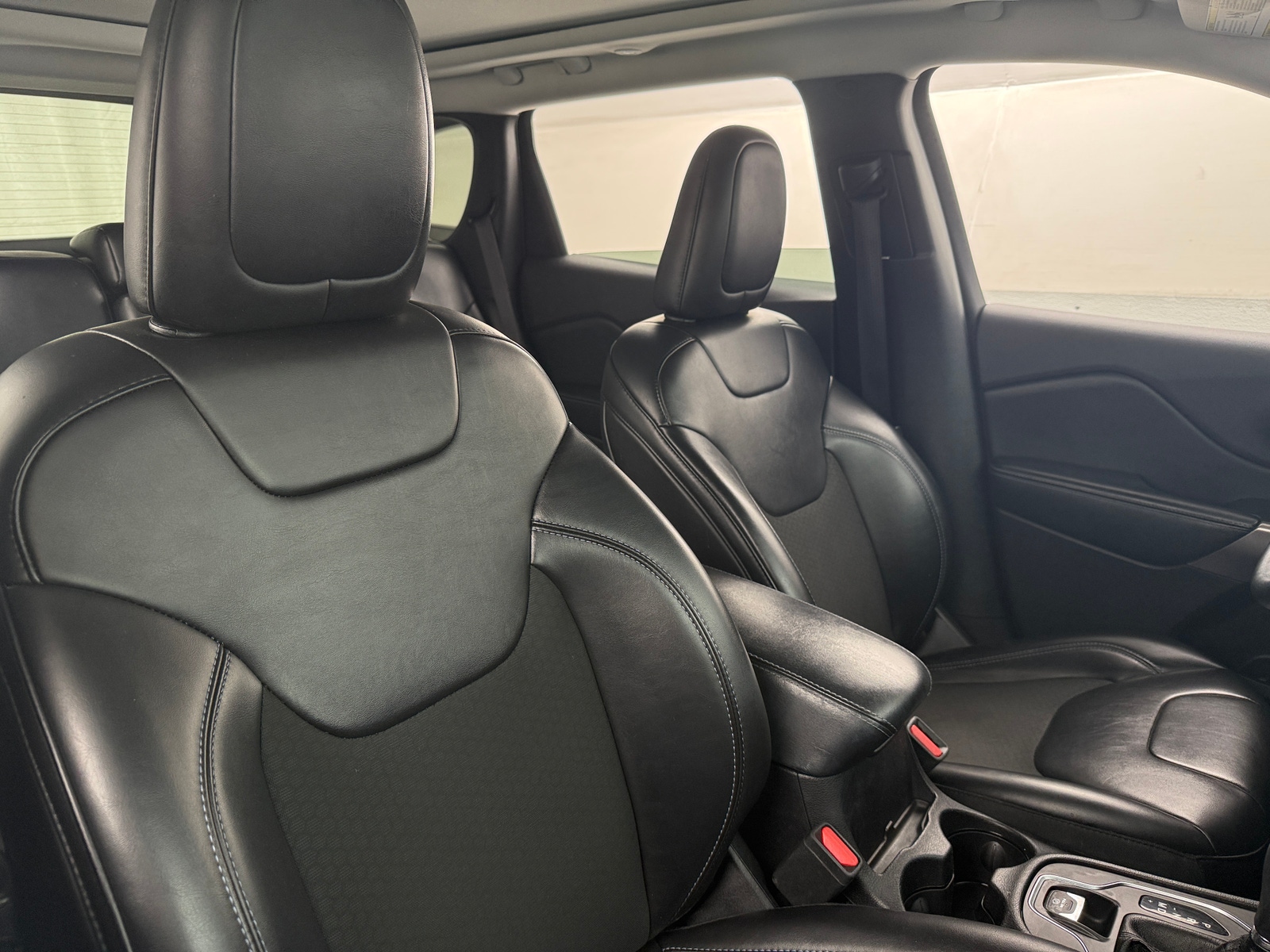 Thumbnail: 2019 Jeep Cherokee - 2