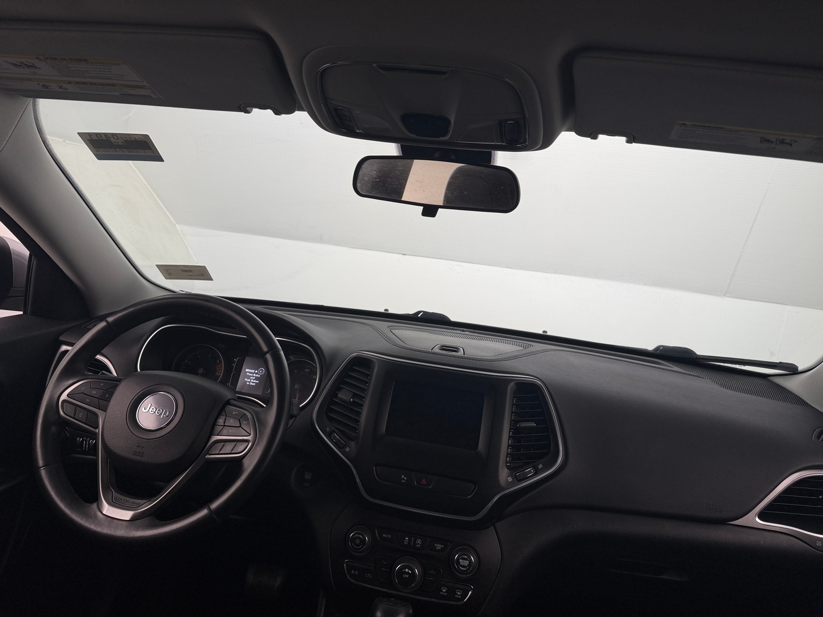 Thumbnail: 2019 Jeep Cherokee - 3