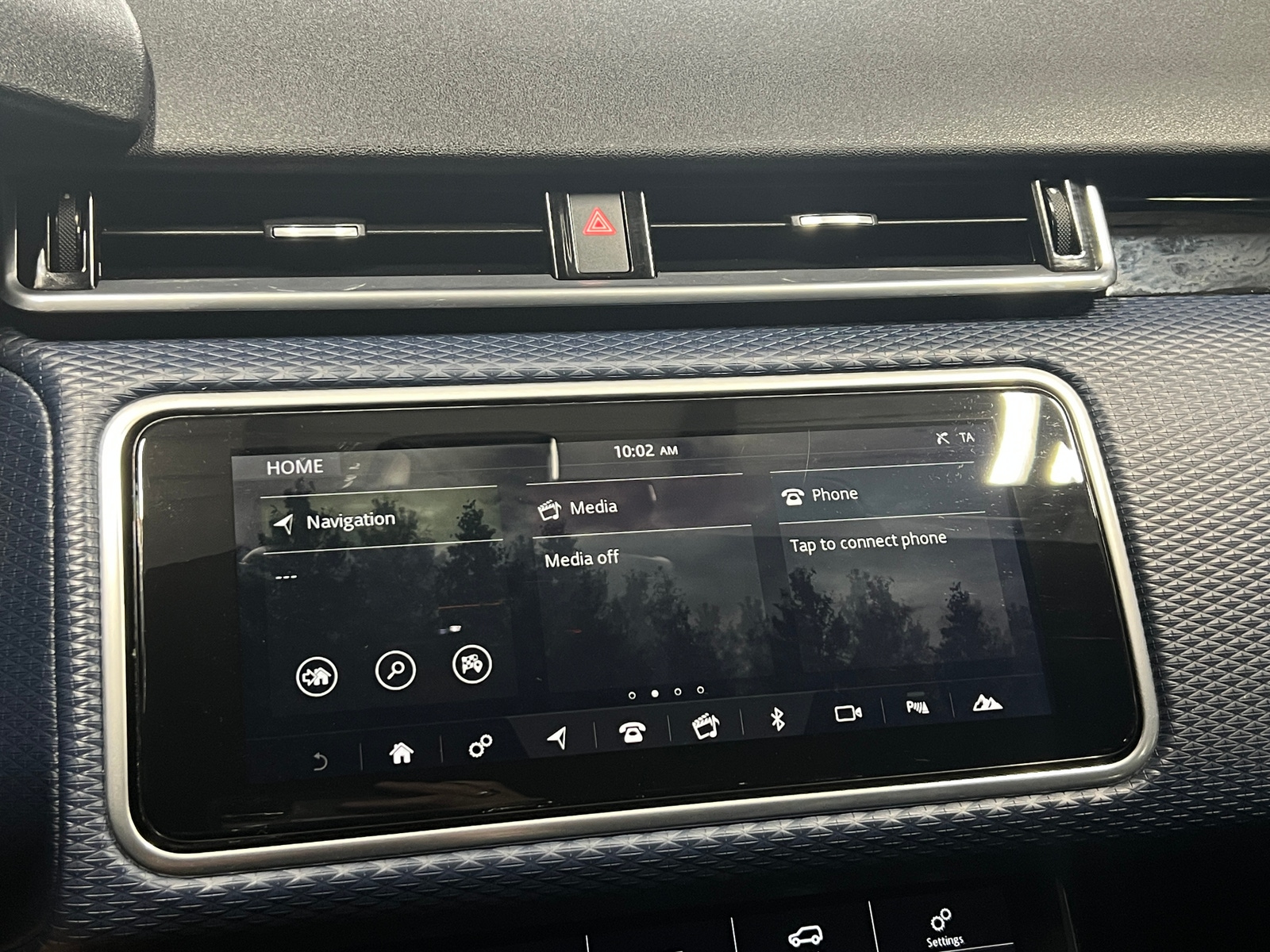 Thumbnail: 2020 Land Rover Range Rover Velar - 3