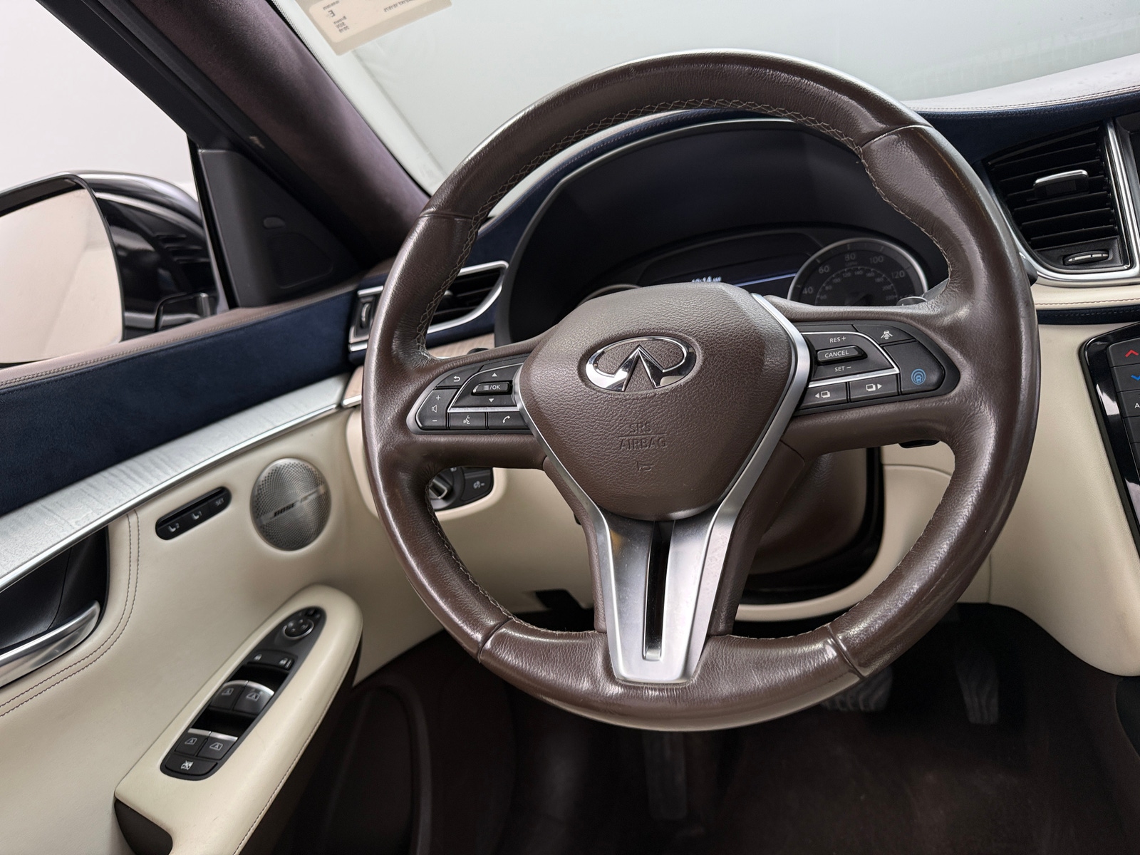 Thumbnail: 2019 INFINITI QX50 - 4