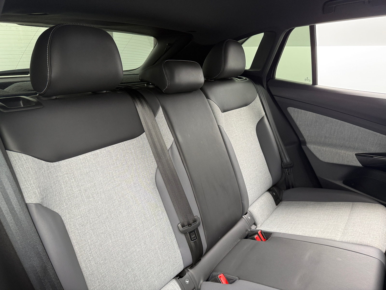 Thumbnail: 2023 Volkswagen ID.4 - 5